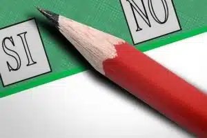 Urne aperte in tutta Italia: si vota per cinque referendum e per le amministrative