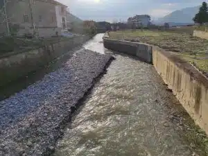 Cedimento degli argini del Solofrana: chiuso deposito a Mercato San Severino, scatta l’allerta manutenzione