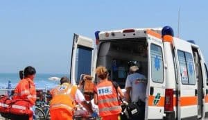 incidente marina camerota uomo ustionato