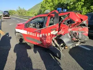incidente a3 sicignano donna salvata vigile fuoco