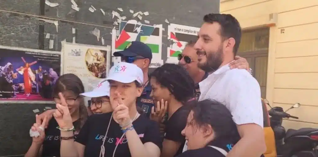 sapri kool kids donano defibrillatore