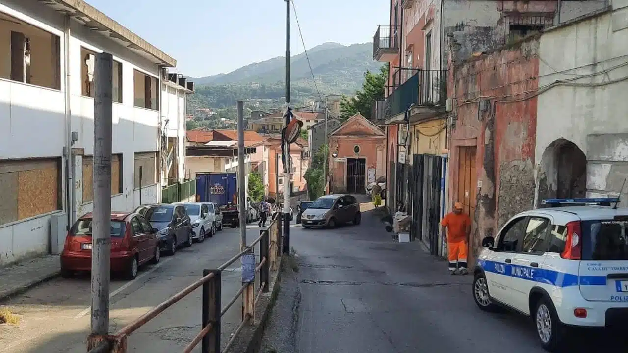 scomparsi segnali stradali cava de tirreni rinvio senso unico