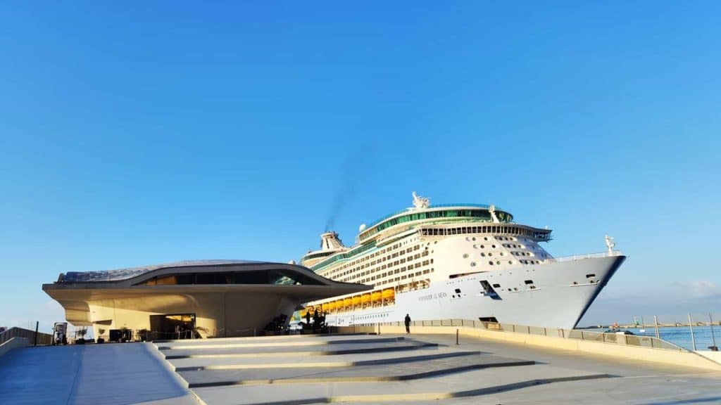 doppio attracco salerno croceristi porto