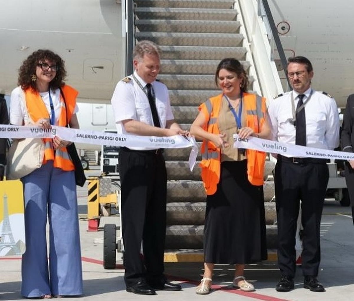 vueling inaugurazione volo diretto salerno-parigi orly