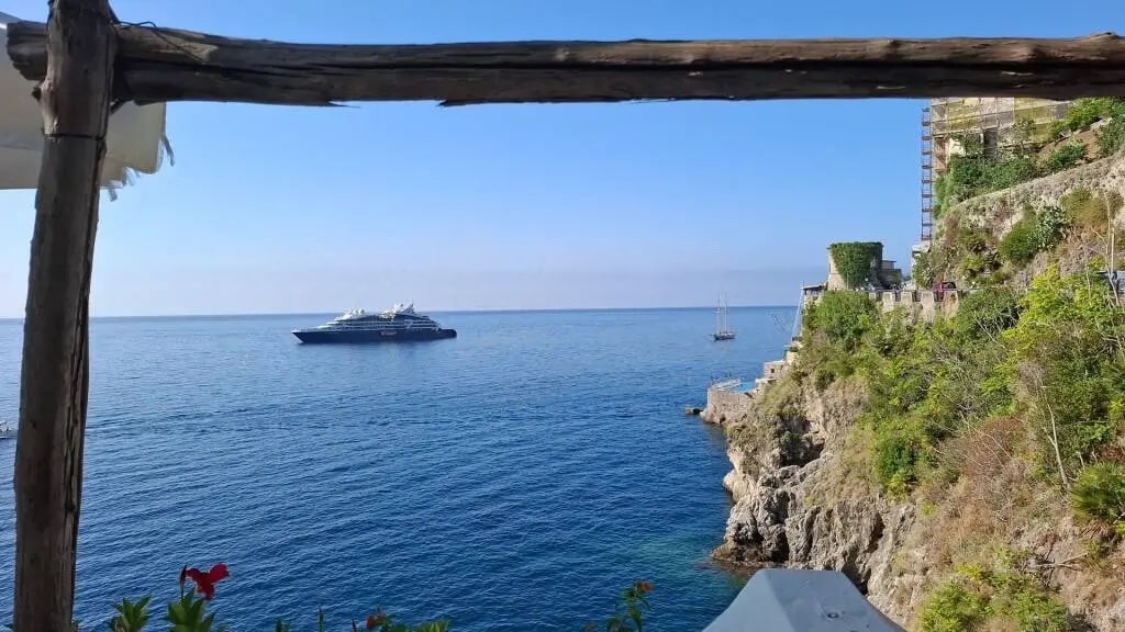 Costiera Amalfitana Bougainville crociera