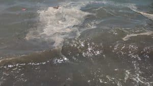 Torrione mare inquinato rifiuti