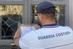 Maiori, sequestrato un ristorante sul lungomare: irregolarità nello smaltimento dei reflui