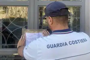 Maiori, sequestrato un ristorante sul lungomare: irregolarità nello smaltimento dei reflui