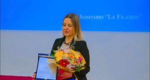 Giornalista aggredita durante un servizio su un incendio: intimidazioni e silenzio delle istituzioni