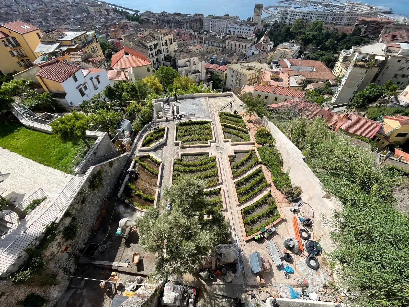 Salerno, il Giardino della Minerva torna al suo splendore originario: completato il restauro dopo quattro secoli