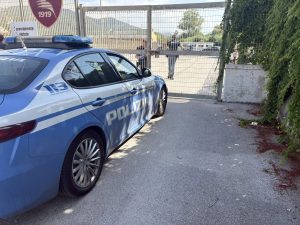 Furto al Campo Volpe di Salerno: rubati televisori, condizionatore e defibrillatore
