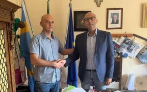 Olevano sul Tusciano, Raffaele Ferrara entra in Consiglio Comunale: il saluto commosso all’assessore Poppiti