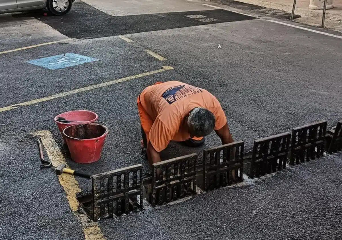 Agropoli, interventi di manutenzione su griglie e caditoie: operazioni in corso su tutto il territorio comunale