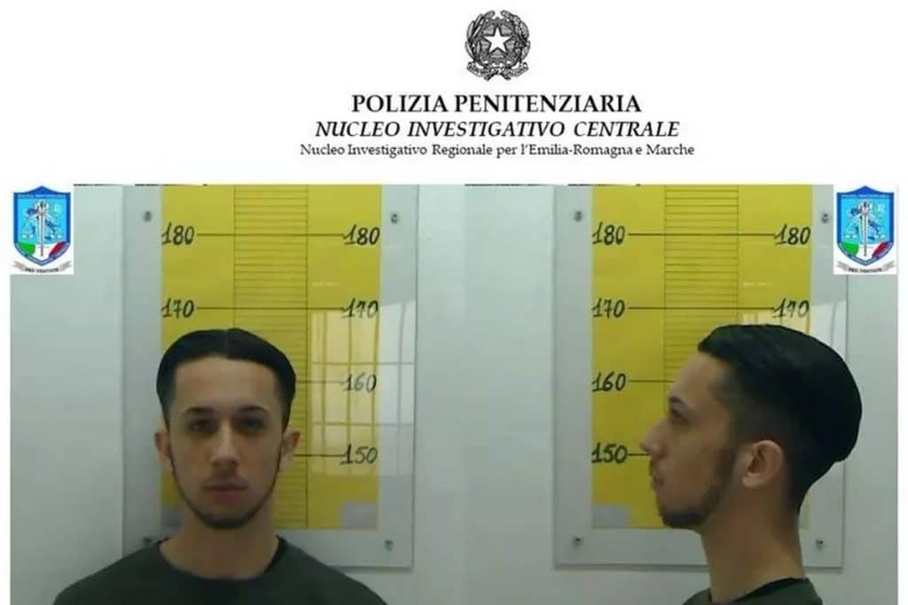 Evasione dopo la laurea: la Procura diffonde una foto di Andrea Cavallari