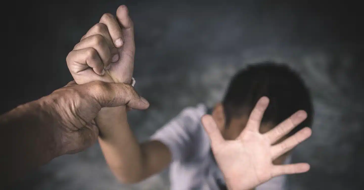 abusi sessuali ragazzo ascea indagato 10 luglio