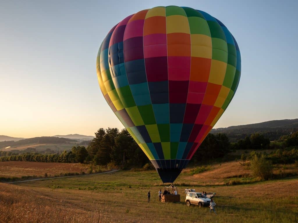 Castellabate in volo: il 19 luglio mongolfiere, mercatini e musica popolare a San Marco