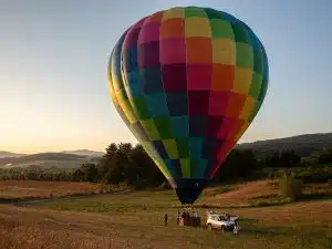Castellabate in volo: il 19 luglio mongolfiere, mercatini e musica popolare a San Marco