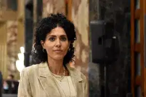 passanti colpiti pistola pallini salerno attacco movimento 5 stelle