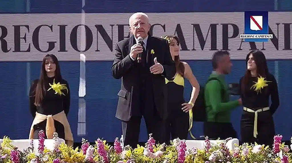 campania vincenzo de luca contro centrosinistra