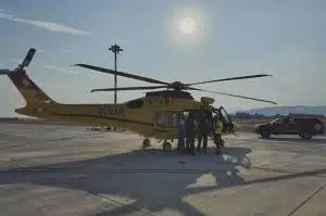 turista malori volo salerno atterraggio emergenza