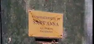SALERNO VANDALIZZATA CHIESA sant'anna feci urina