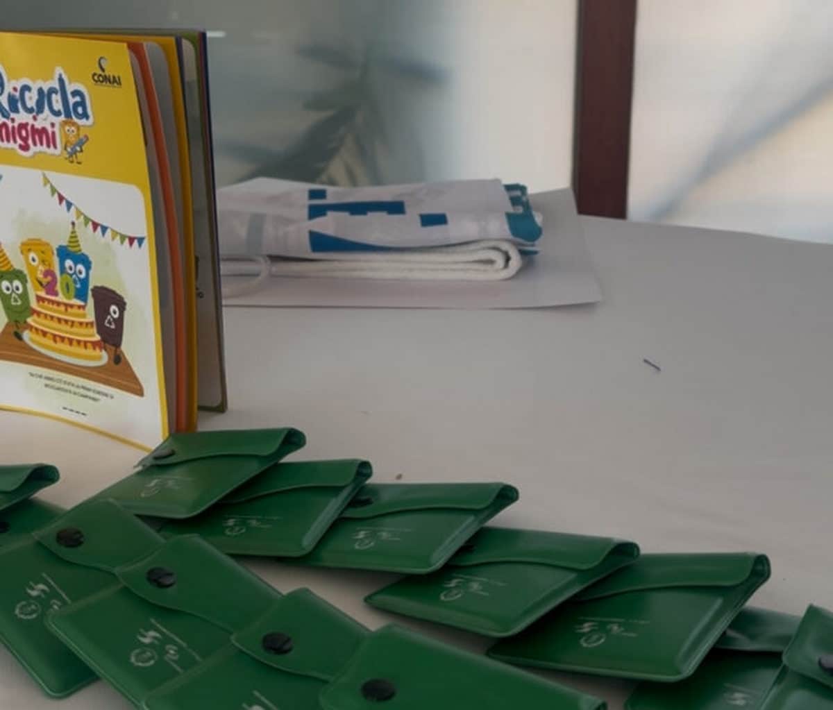 Salerno dichiara guerra ai mozziconi di sigaretta sulle spiagge: via alla campagna estiva di Salerno Pulita