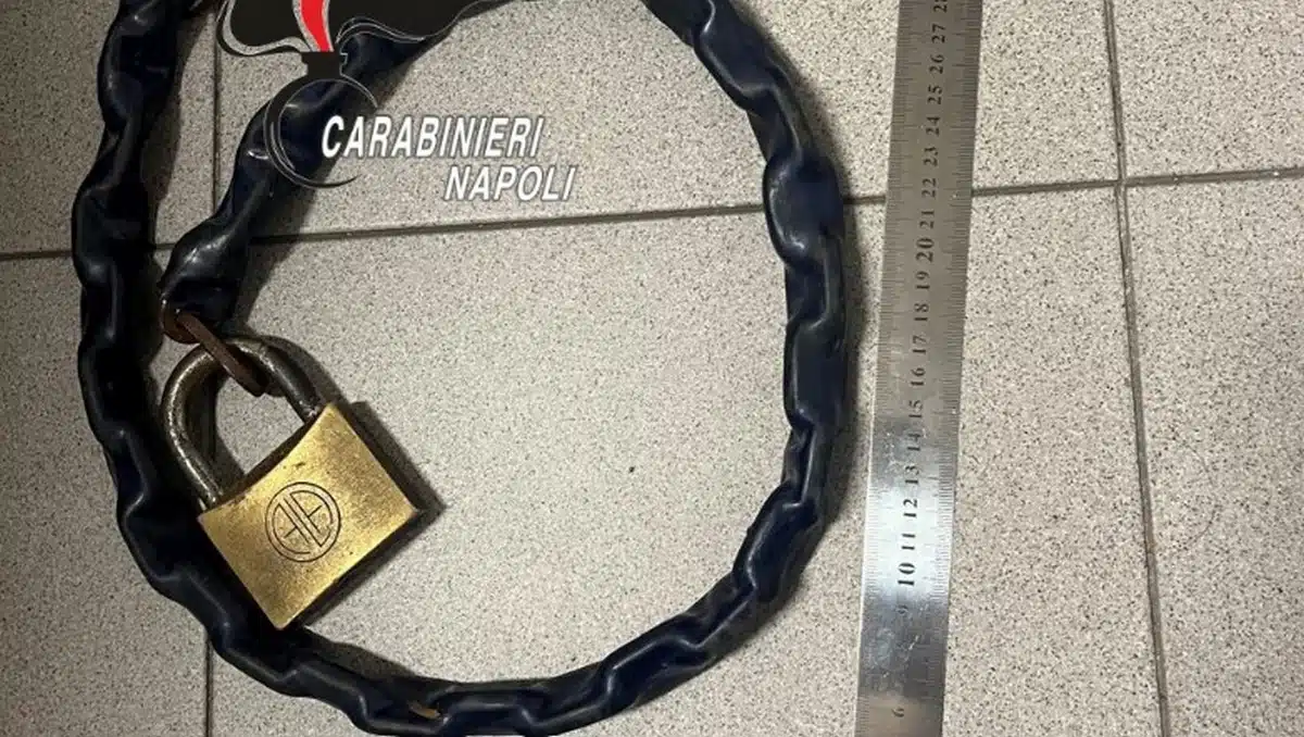 minaccia moglie catena torre greco arresto