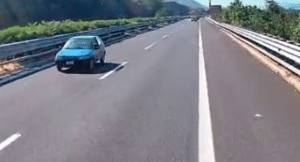 Auto contromano autostrada Polla