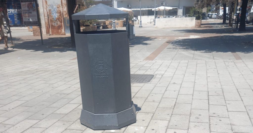 Salerno degrado piazza Camillo Gloriosi