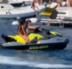 capri bambine moto acqua denuncia borrelli