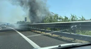 Tangenziale Salerno incendio