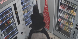 Salerno furti distributori Pastena 