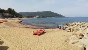 Pozzillo, scatta il divieto di balneazione: analisi ARPAC rilevano criticità microbiologiche