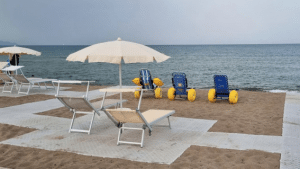 Capaccio Paestum, inaugurata 'Spiaggia senza barriere' per diversamente abili