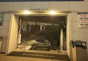 Salerno, tentato furto in via Wenner: sfondato l'ingresso di Euronics Tufano