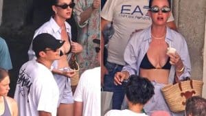 Amalfi, passeggiata a sorpresa per Katy Perry e Orlando Bloom: gelato in piazza tra i turisti