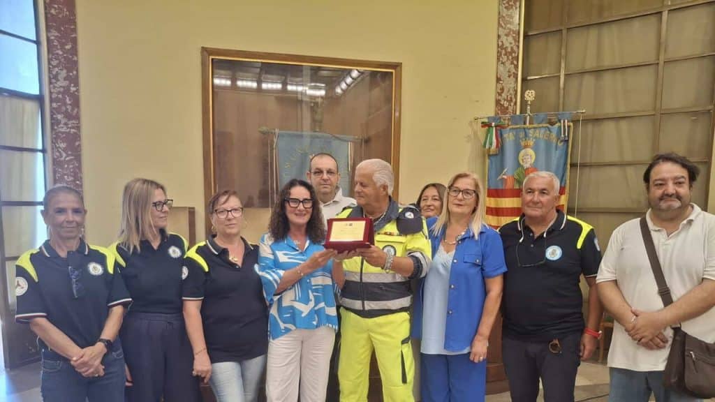 protezione civile salerno targa riconoscimento mariano sivoccia