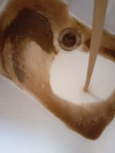 eboli acqua gialla rubinetti proteste