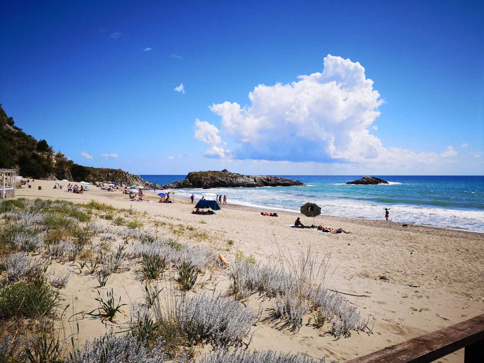 ascea marina bambina allontanata spiaggia ritrovata