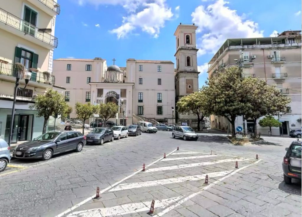 ragazzo preso bottigliate eboli