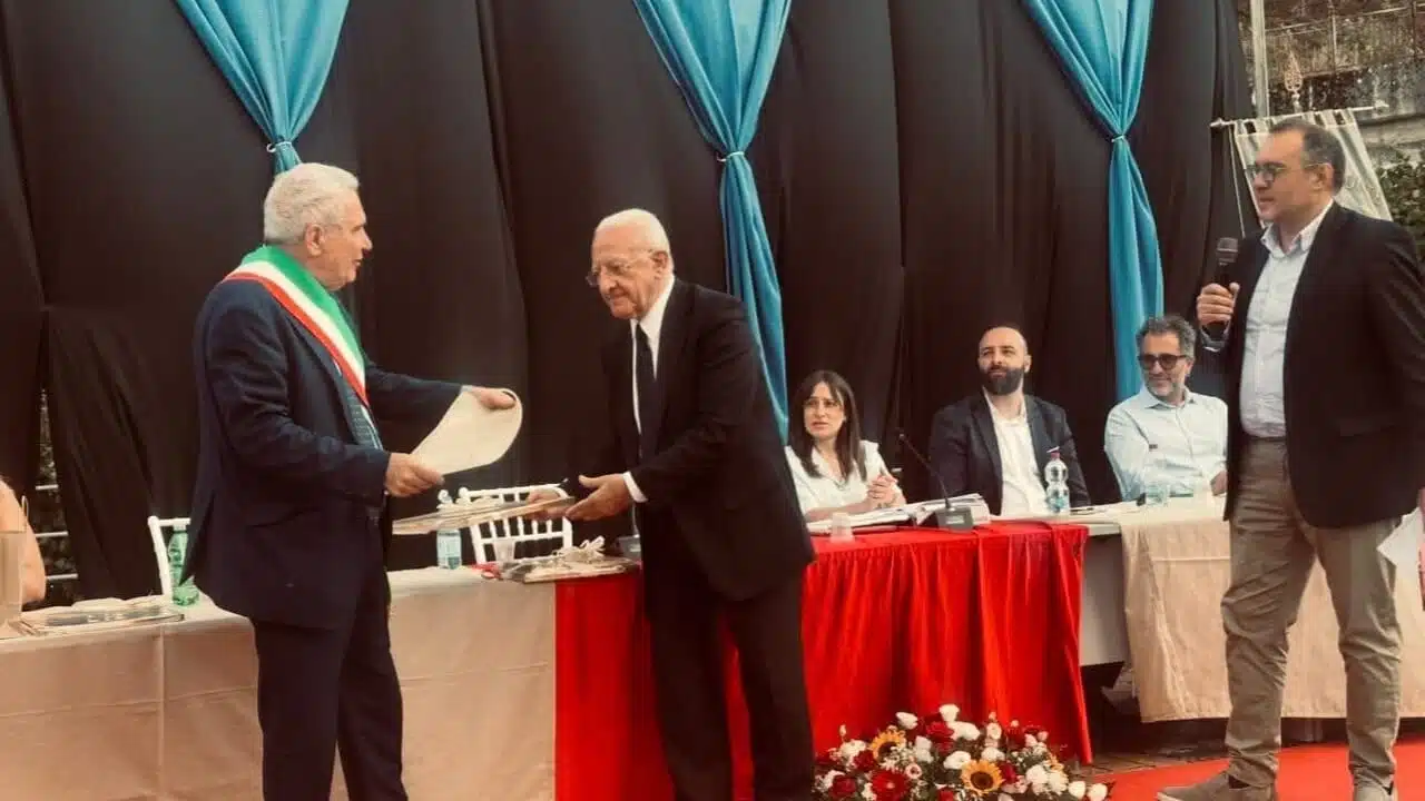 vincenzo de luca cittadinanza onoraria ruvo monte basilicata