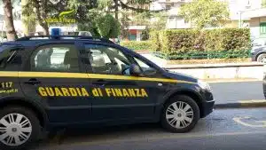 nocera inferiore profumi contraffatti ordigni garage condanna pena sospesa