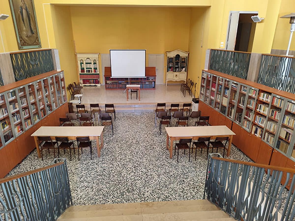 salerno visita storica biblioteca torrione Chiesa Santa Maria Martyres