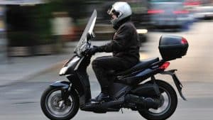 pagani rapina corriere bottino telefoni nuovi