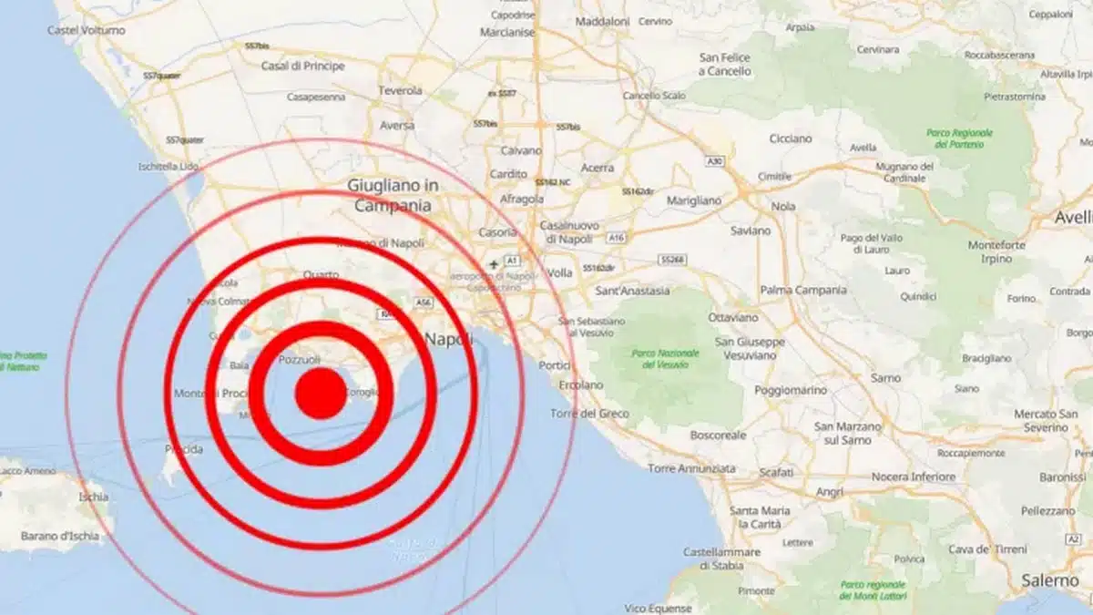 Terremoto ai Campi Flegrei: scossa di magnitudo 4 avvertita in tutta Napoli, paura ma nessun danno