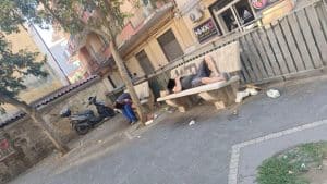 Rimozione panchine Mercatello