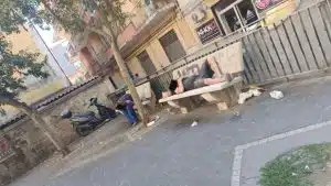 Rimozione panchine Mercatello