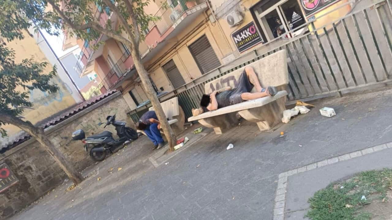 Rimozione panchine Mercatello