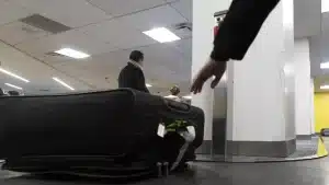 furto agropoli valigie pc vacanza annullata