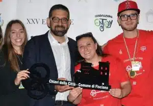 fisciano violenza festeggiamenti sindaco condanna